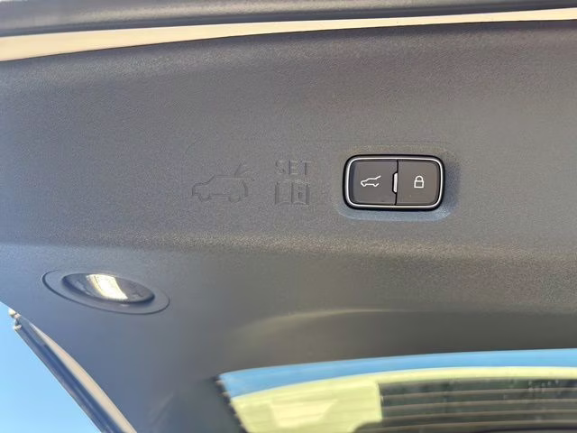 2026 Star White Metallic Tri-Coat Lincoln Navigator Reserve 4X4 SUV