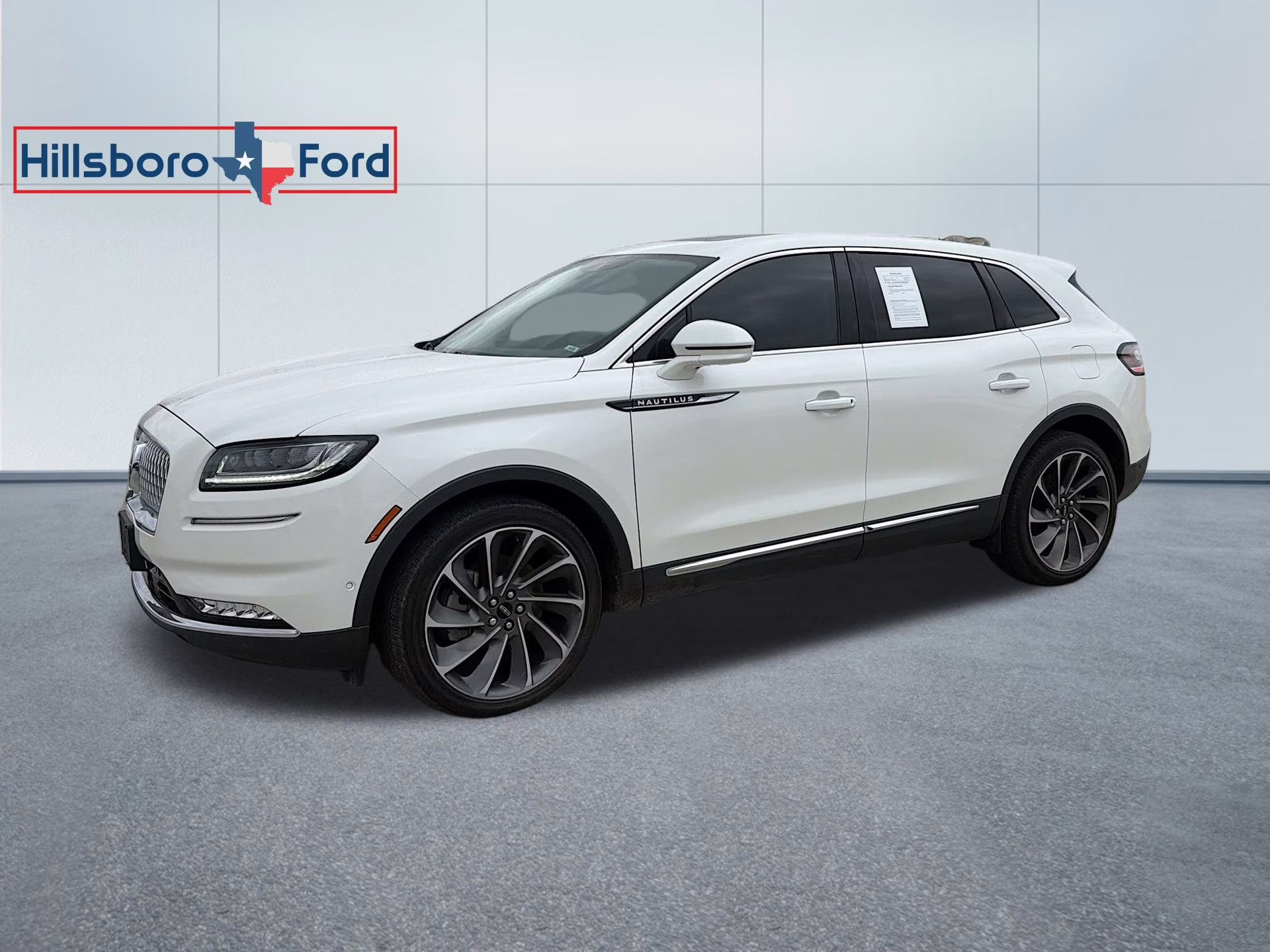 2023 Pristine White Metallic Tri-Coat Lincoln Nautilus Reserve AWD SUV