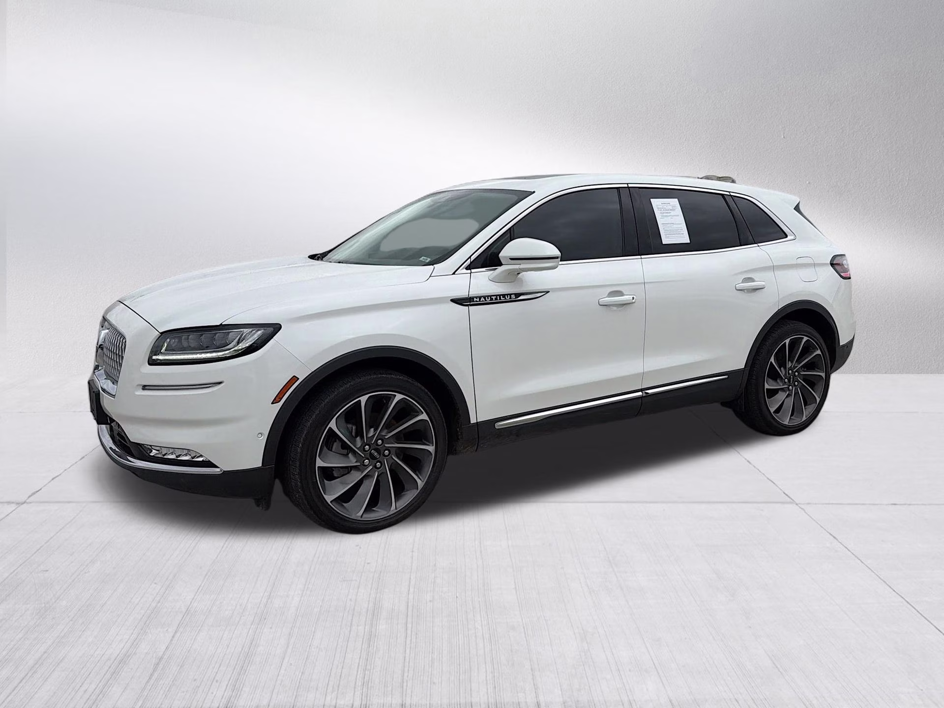 2023 Pristine White Metallic Tri-Coat Lincoln Nautilus Reserve AWD SUV