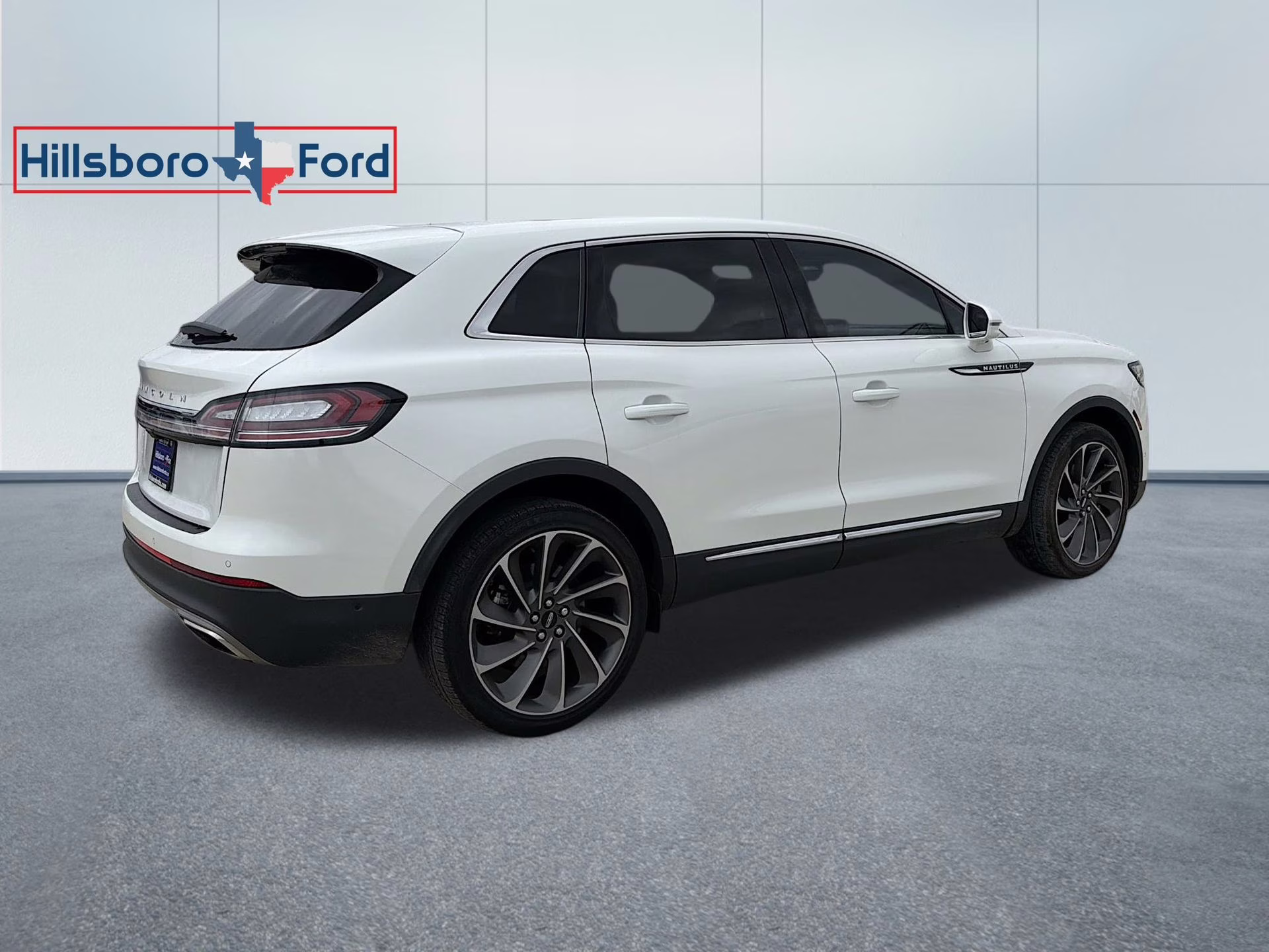 2023 Pristine White Metallic Tri-Coat Lincoln Nautilus Reserve AWD SUV