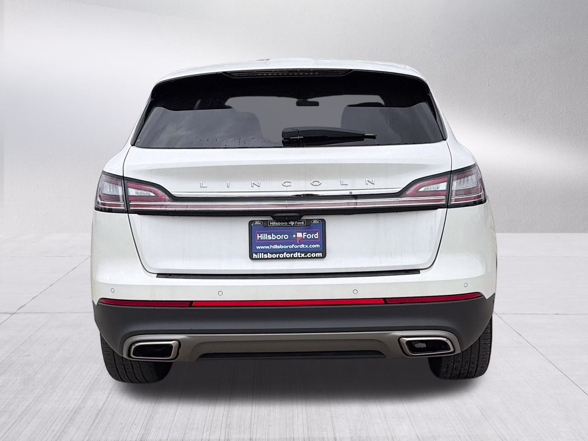 2023 Pristine White Metallic Tri-Coat Lincoln Nautilus Reserve AWD SUV