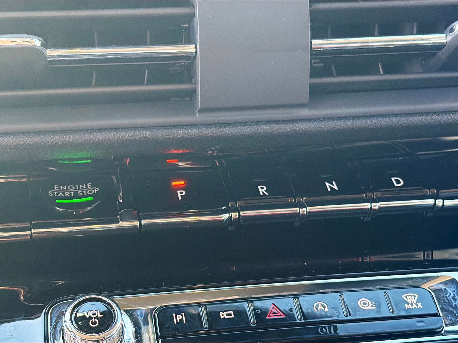 2025 Infinite Black Metallic Clearcoat Lincoln Corsair Reserve AWD SUV