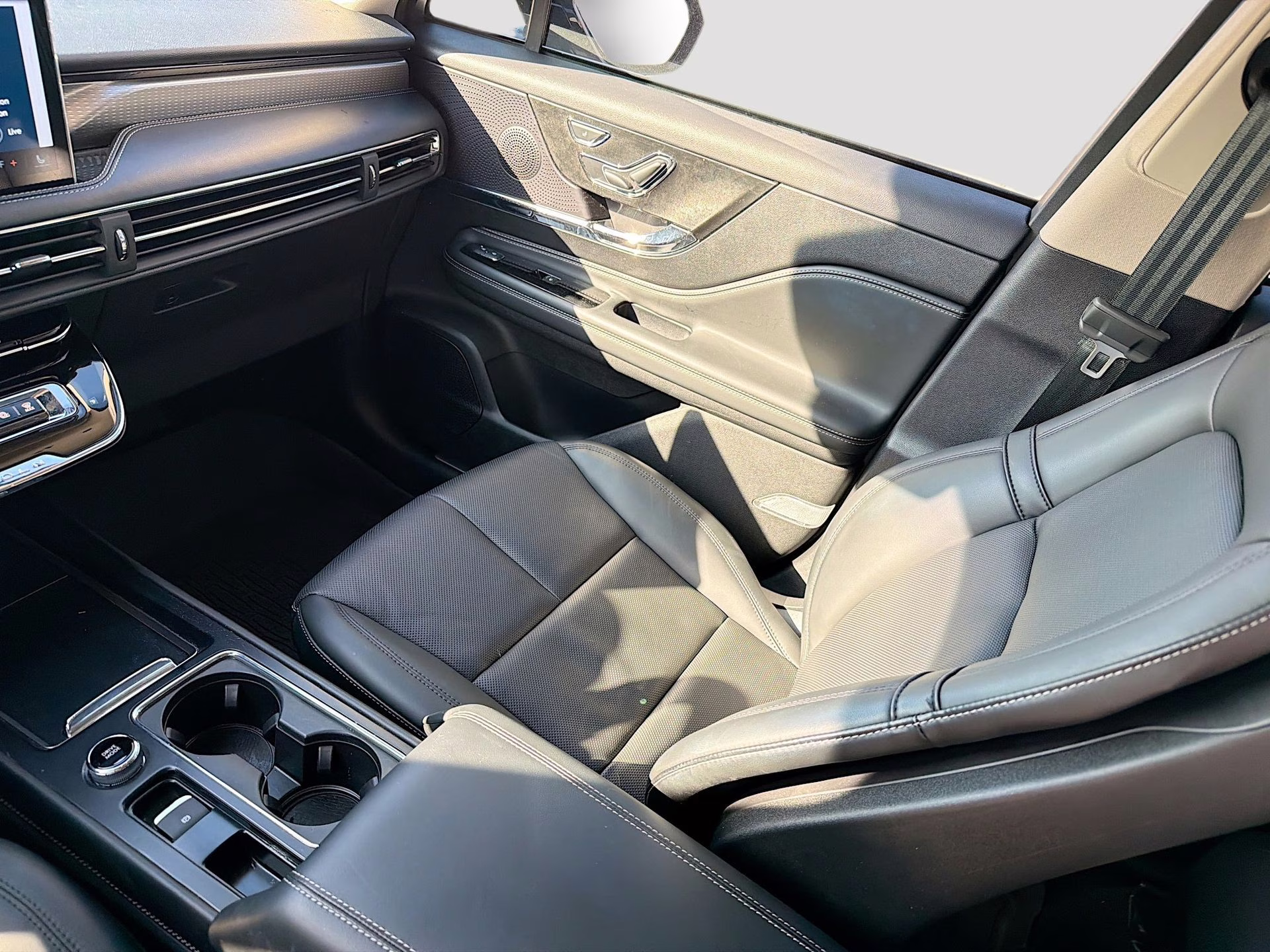 2025 Infinite Black Metallic Clearcoat Lincoln Corsair Reserve AWD SUV