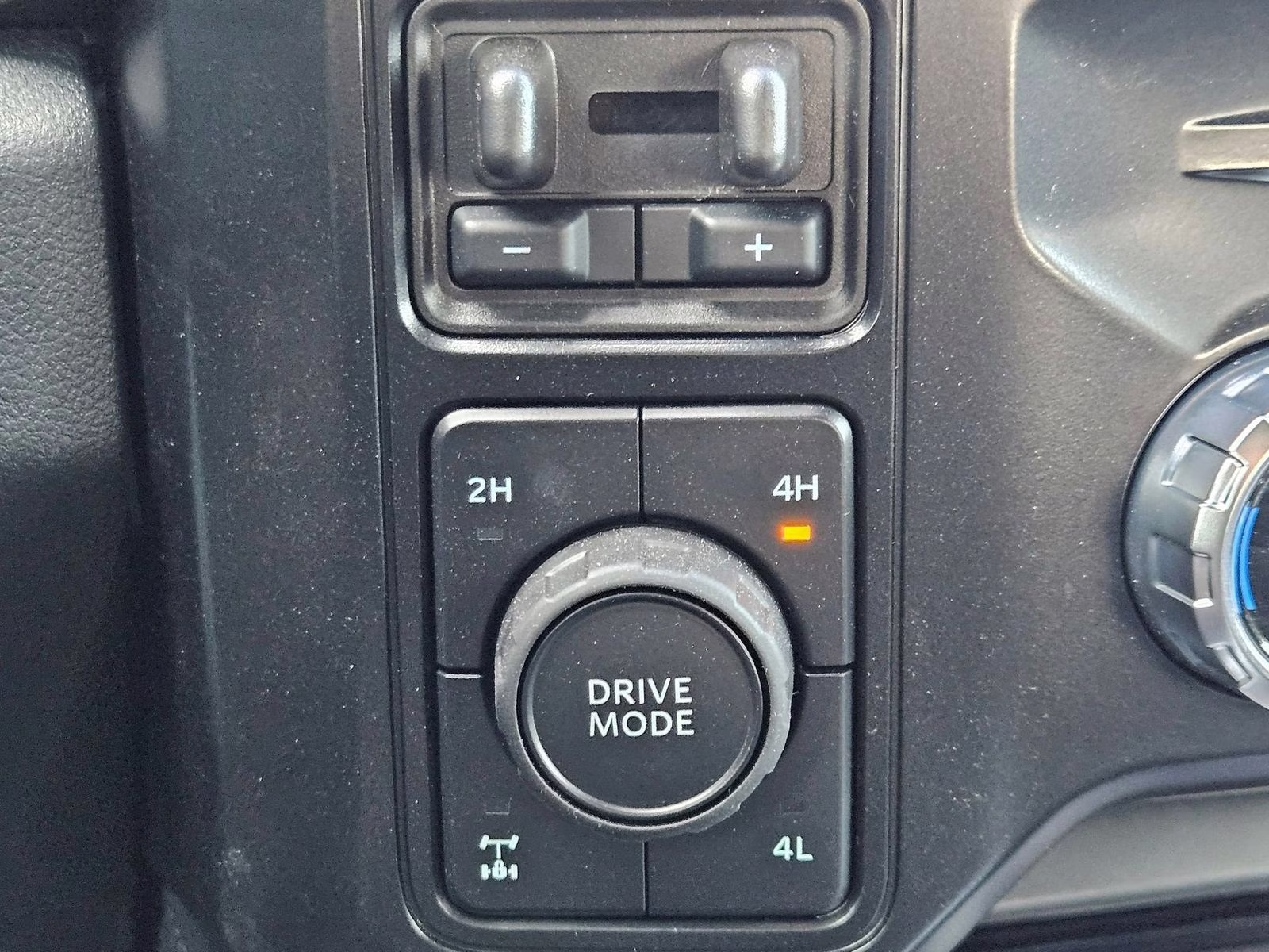 2026 White Metallic Ford Super Duty F-250 SRW Platinum 4X4 Truck