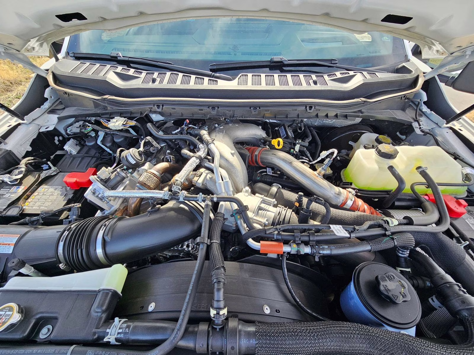 2026 White Metallic Ford Super Duty F-250 SRW Platinum 4X4 Truck