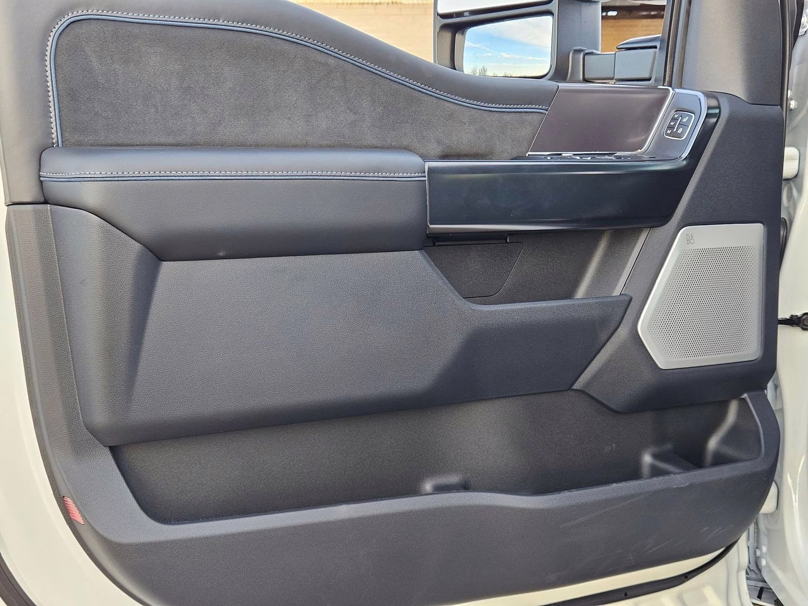 2026 White Metallic Ford Super Duty F-250 SRW Platinum 4X4 Truck