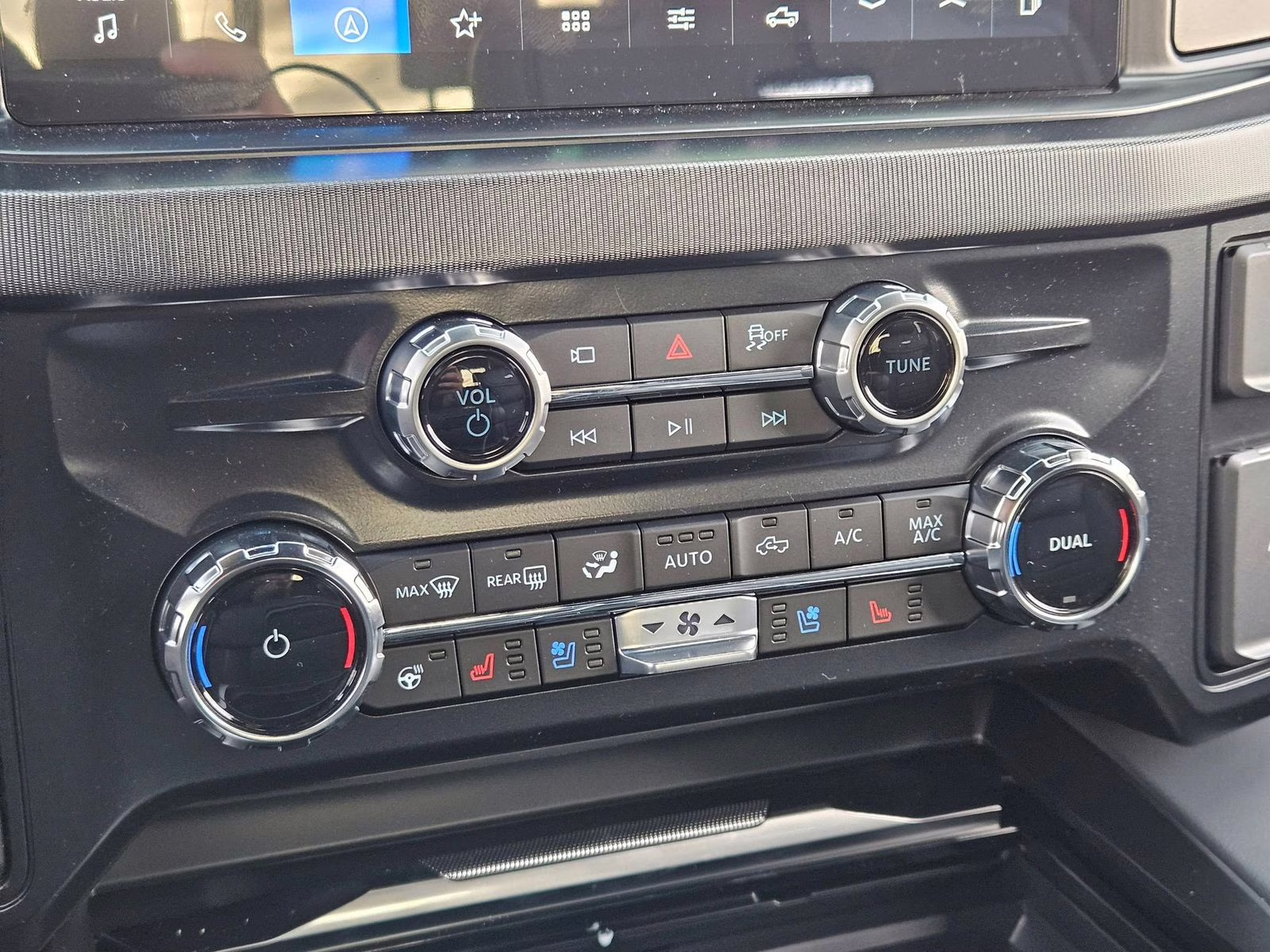 2026 White Metallic Ford Super Duty F-250 SRW Platinum 4X4 Truck