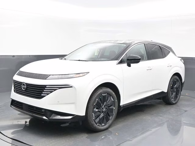2026 Everest White Pearl/Black Nissan Murano Platinum AWD SUV