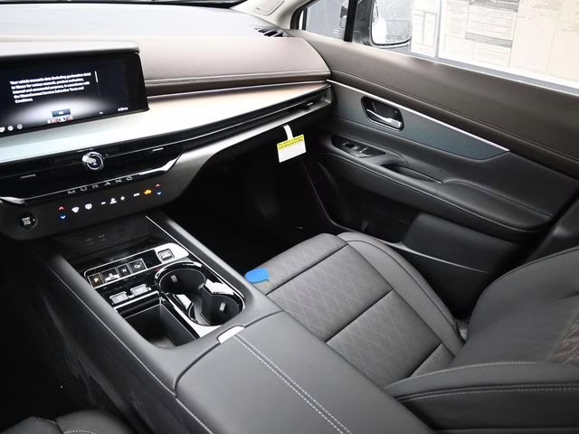 2026 Everest White Pearl/Black Nissan Murano Platinum AWD SUV