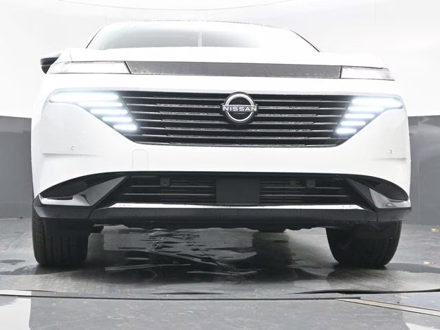 2026 Everest White Pearl/Black Nissan Murano Platinum AWD SUV