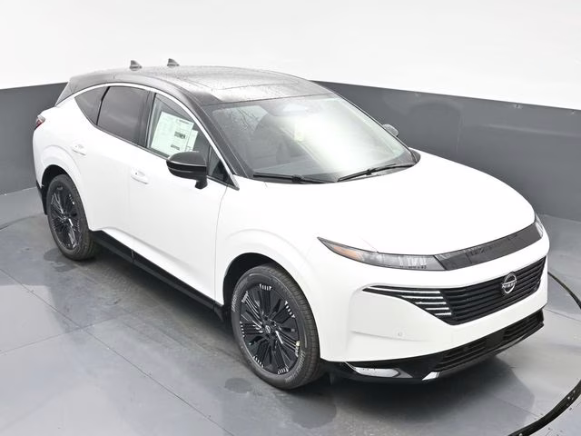 2026 Everest White Pearl/Black Nissan Murano Platinum AWD SUV