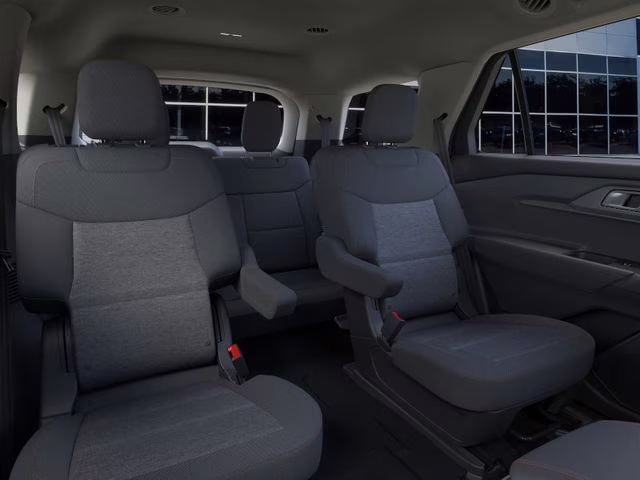 2026 Oxford White Ford Explorer Active RWD SUV