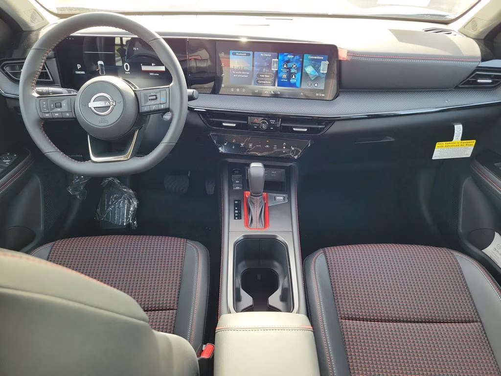 2026 Aspen White/Super Black Nissan Kicks SR FWD SUV