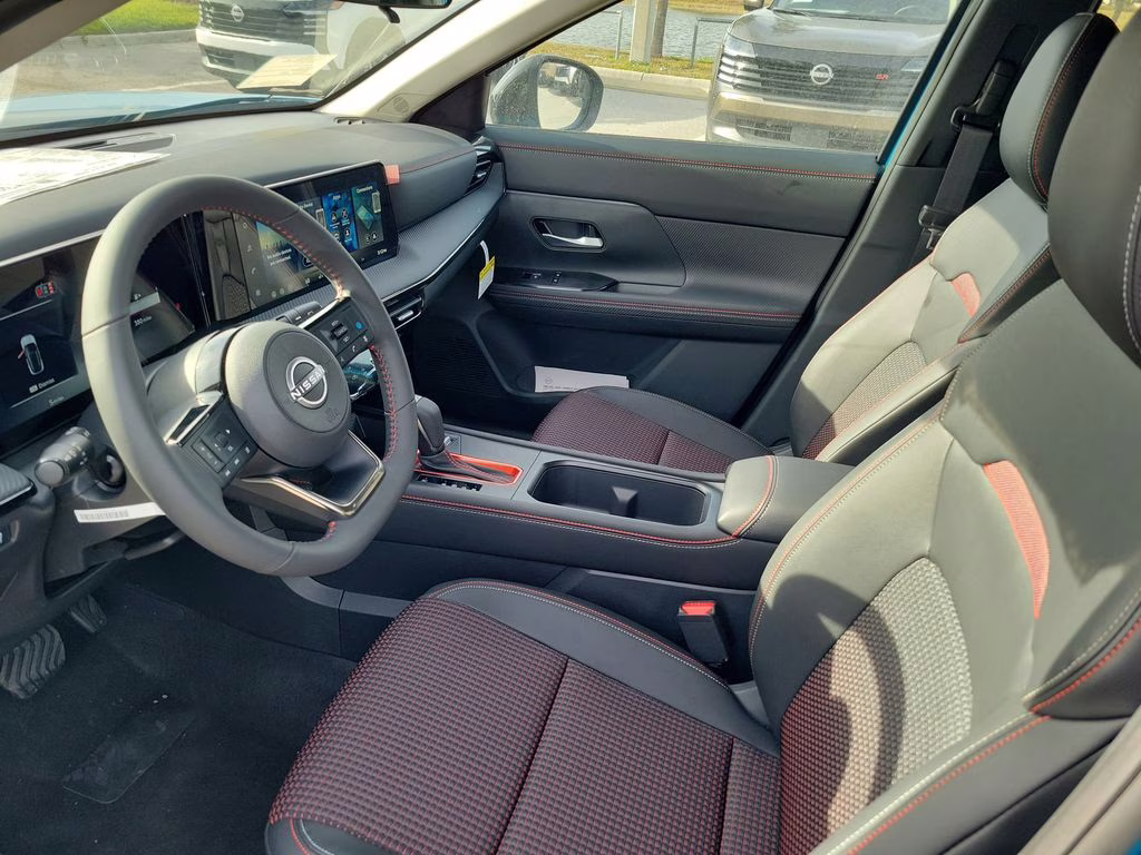 2026 Aspen White/Super Black Nissan Kicks SR FWD SUV