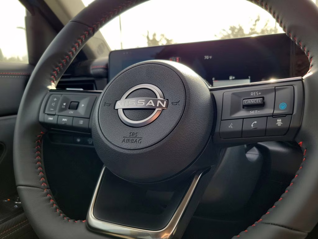 2026 Aspen White/Super Black Nissan Kicks SR FWD SUV