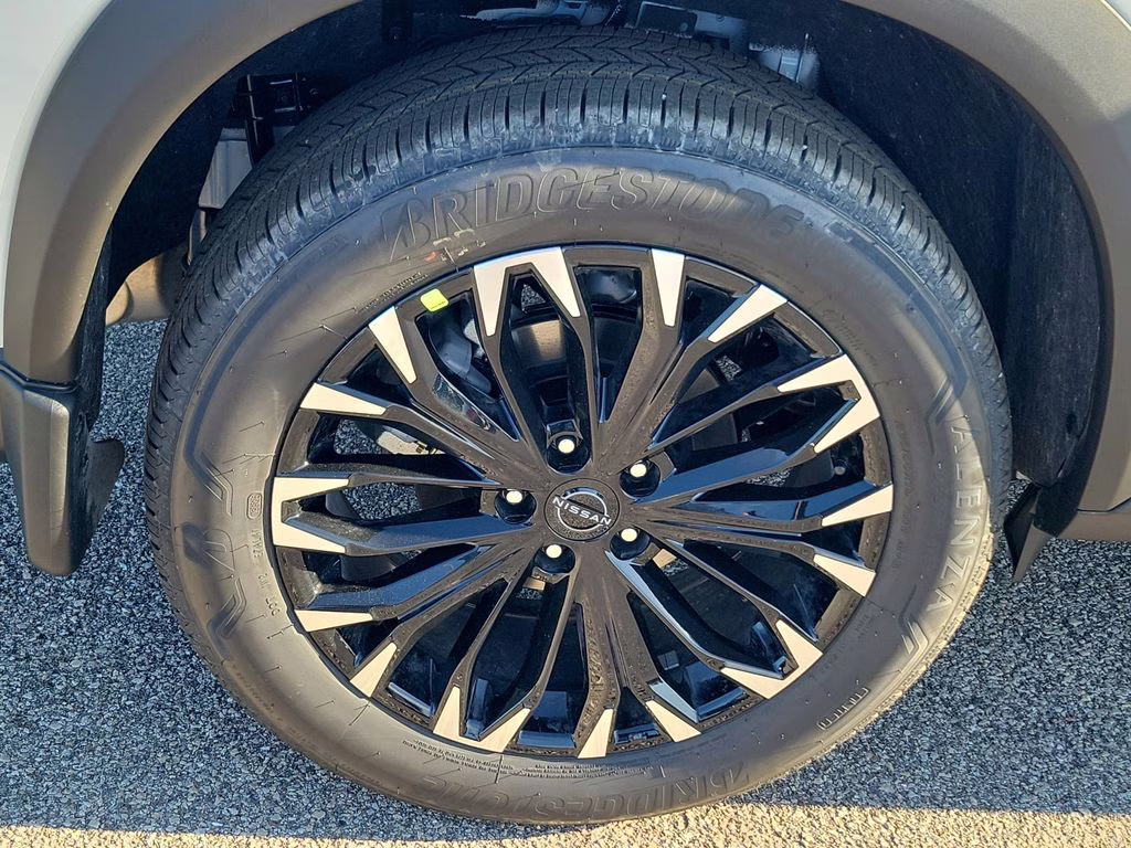 2026 Everest White Pearl Tricoat Nissan Rogue SV FWD SUV