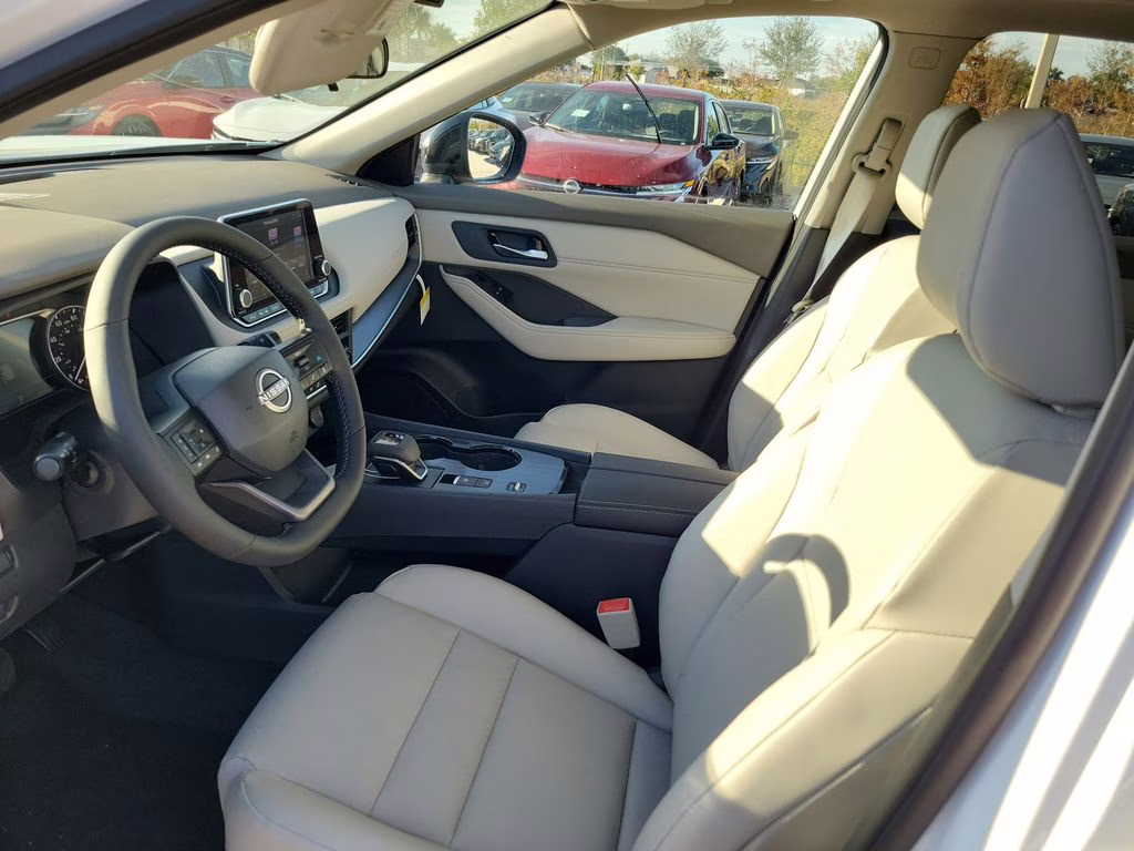 2026 Everest White Pearl Tricoat Nissan Rogue SV FWD SUV