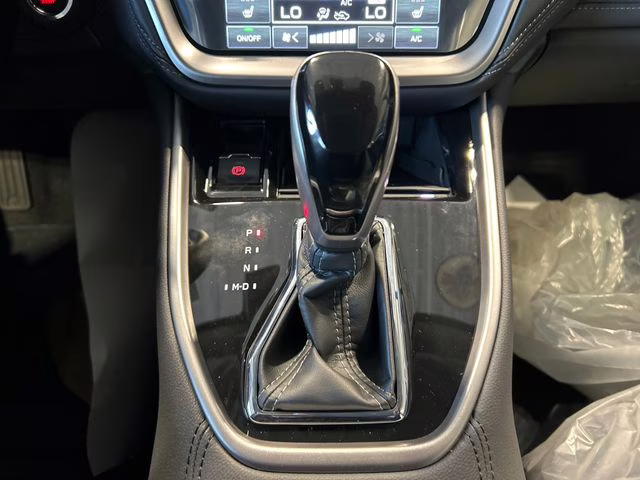 2025 Crystal White Pearl Subaru Outback Limited XT AWD SUV