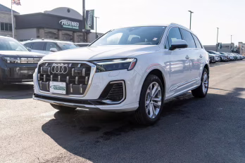 2025 Glacier White Metallic Audi Q7 55 Premium Plus AWD SUV