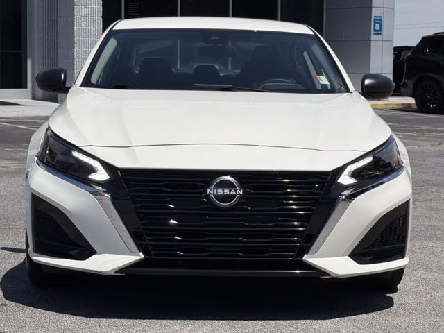 2025 Glacier White Nissan Altima 2.5 S FWD Sedan