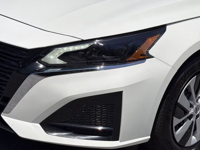 2025 Glacier White Nissan Altima 2.5 S FWD Sedan