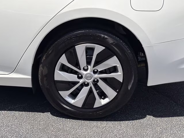 2025 Glacier White Nissan Altima 2.5 S FWD Sedan