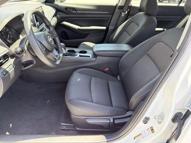 2025 Glacier White Nissan Altima 2.5 S FWD Sedan