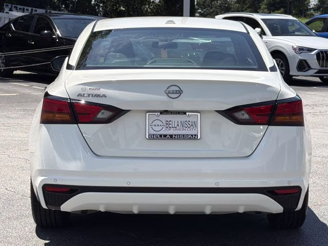 2025 Glacier White Nissan Altima 2.5 S FWD Sedan