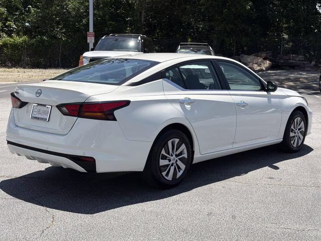 2025 Glacier White Nissan Altima 2.5 S FWD Sedan