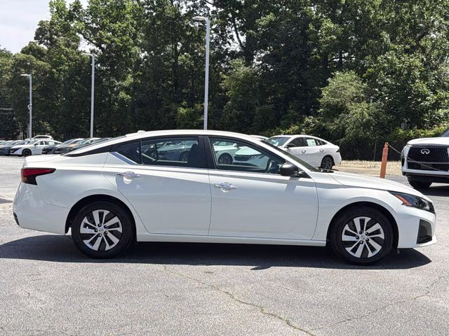 2025 Glacier White Nissan Altima 2.5 S FWD Sedan