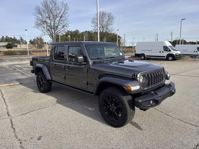 2024 Granite Crystal Metallic Clearcoat Jeep Gladiator Nighthawk 4X4 Truck