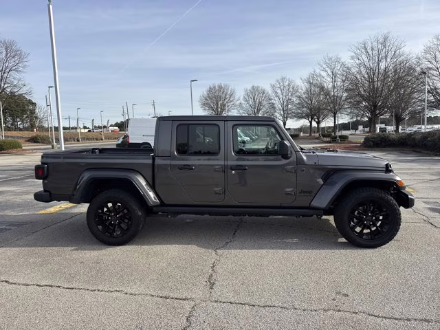 2024 Granite Crystal Metallic Clearcoat Jeep Gladiator Nighthawk 4X4 Truck