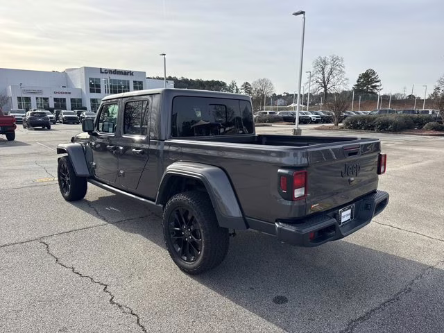 2024 Granite Crystal Metallic Clearcoat Jeep Gladiator Nighthawk 4X4 Truck