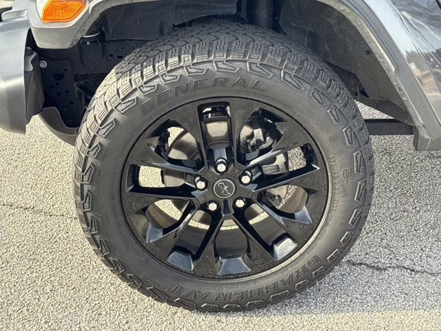 2024 Granite Crystal Metallic Clearcoat Jeep Gladiator Nighthawk 4X4 Truck