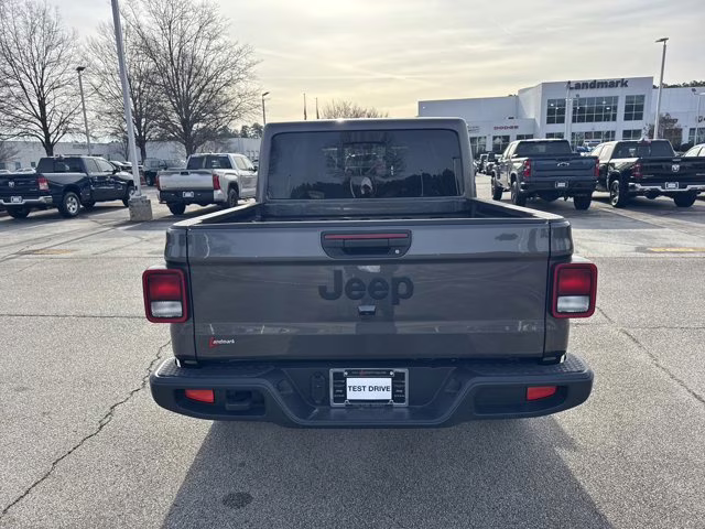 2024 Granite Crystal Metallic Clearcoat Jeep Gladiator Nighthawk 4X4 Truck