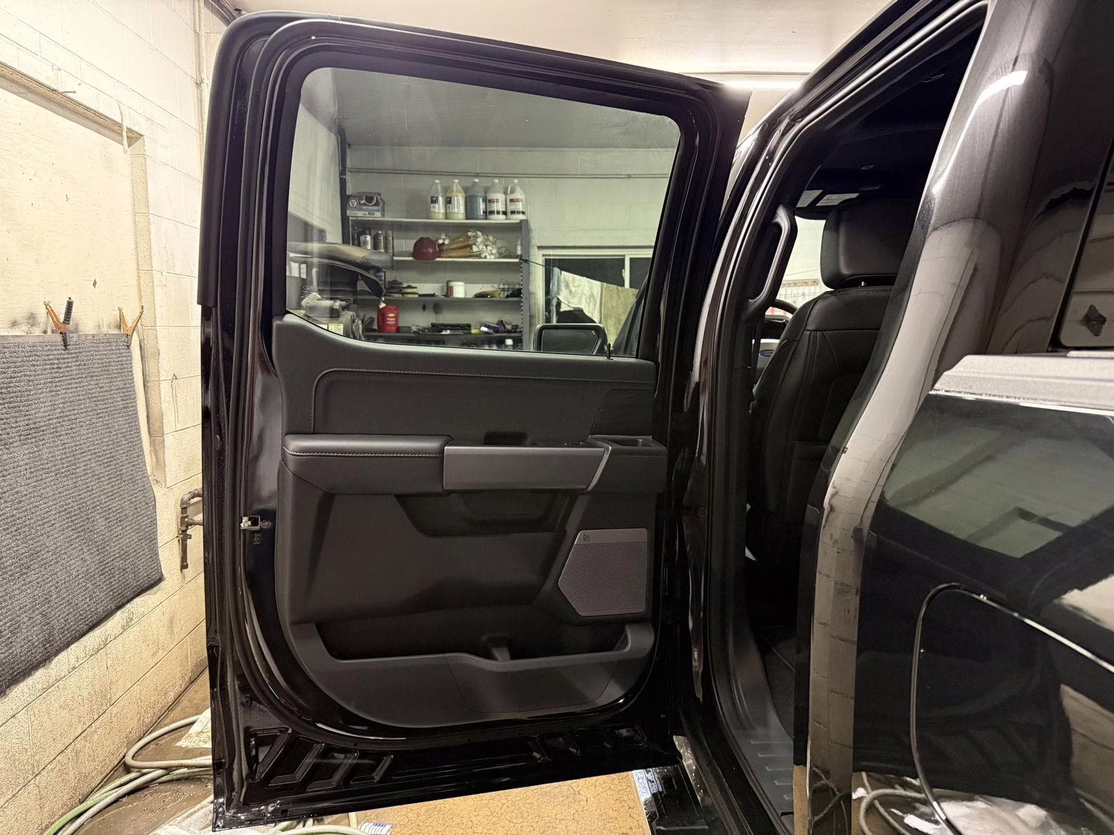 2026 Agate Black Metallic Ford F-150 LARIAT 4X4 Truck