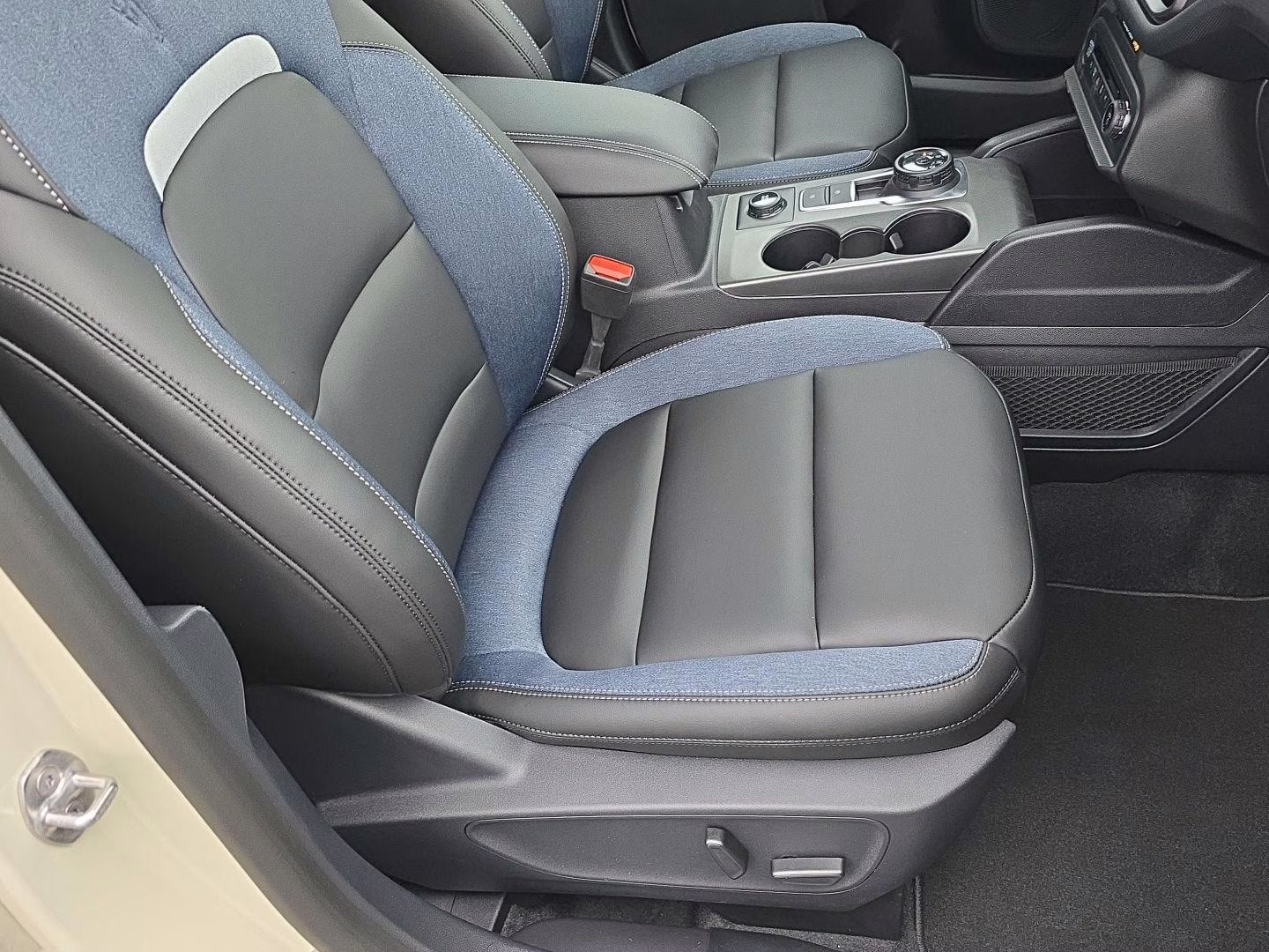 2025 Desert Sand Ford Bronco Sport Outer Banks 4X4 SUV