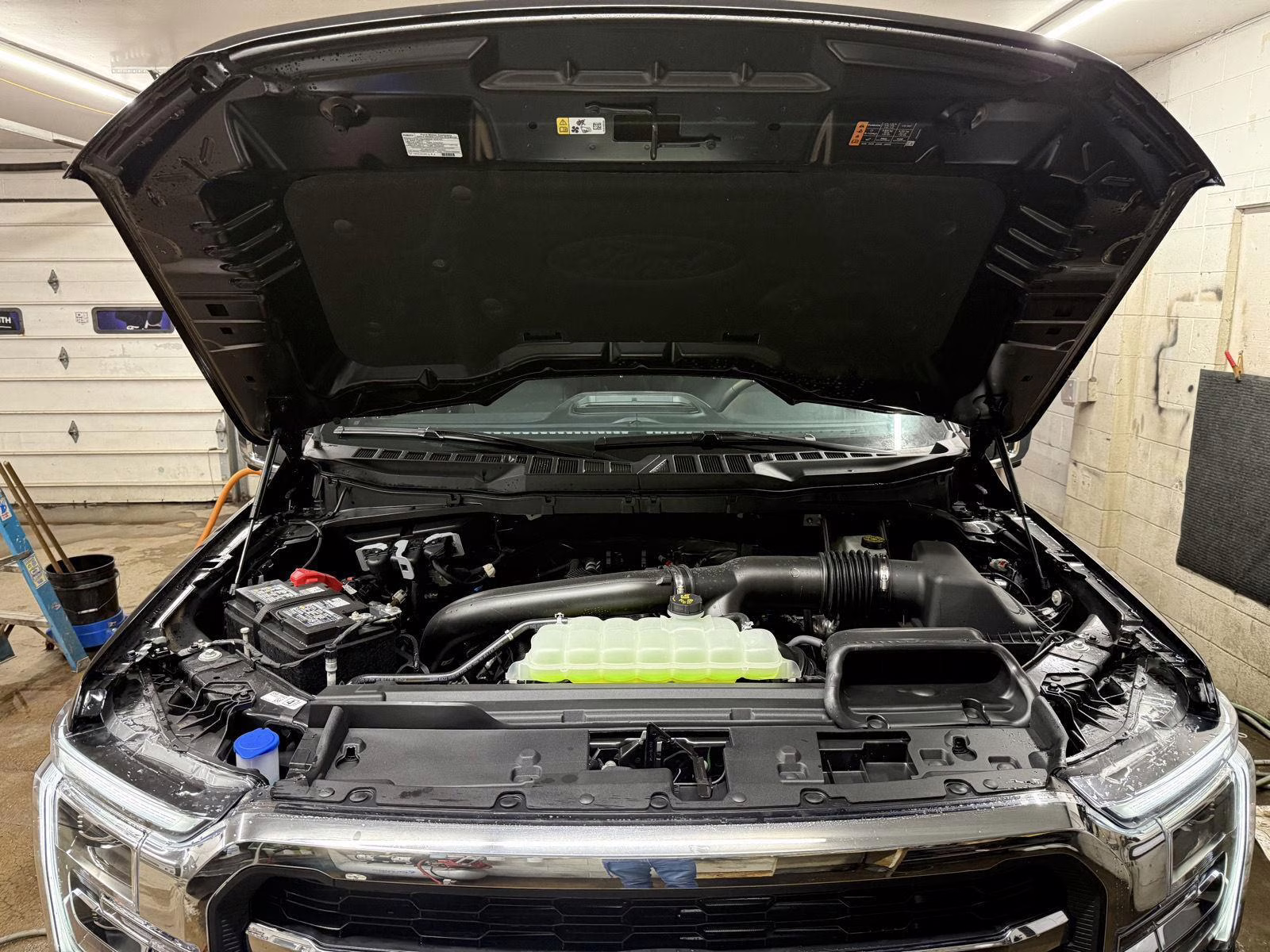 2026 Agate Black Metallic Ford F-150 LARIAT 4X4 Truck