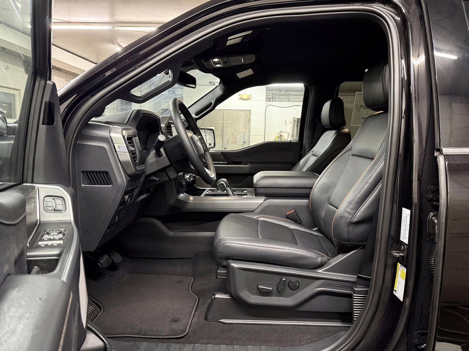 2026 Agate Black Metallic Ford F-150 LARIAT 4X4 Truck