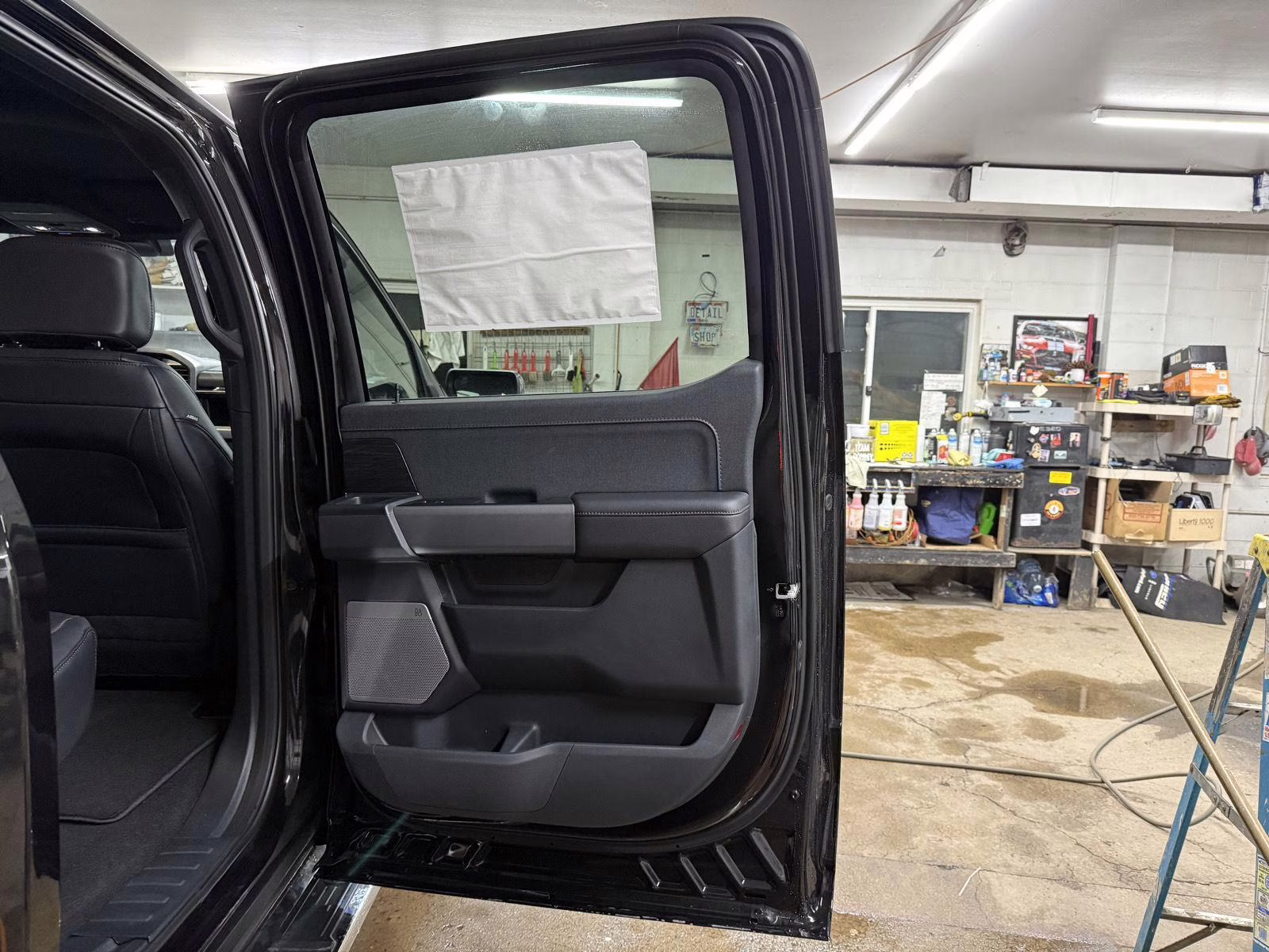 2026 Agate Black Metallic Ford F-150 LARIAT 4X4 Truck