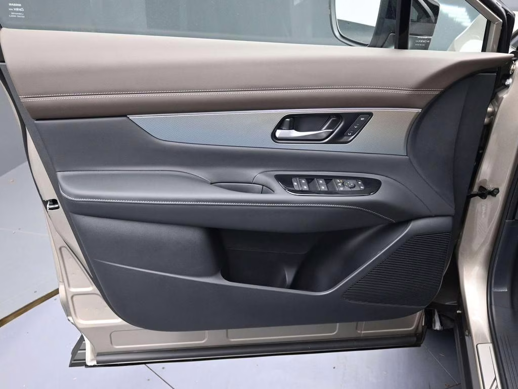 2026 Champagne Silver Metallic Nissan Murano Platinum AWD SUV