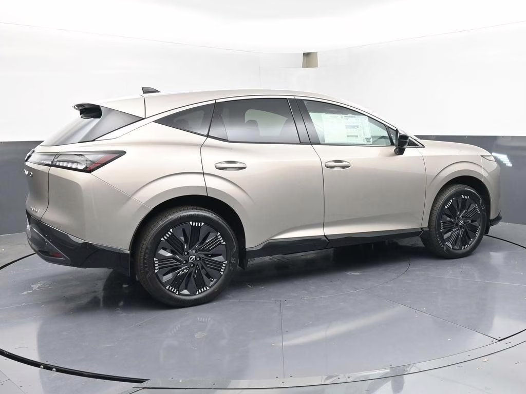 2026 Champagne Silver Metallic Nissan Murano Platinum AWD SUV