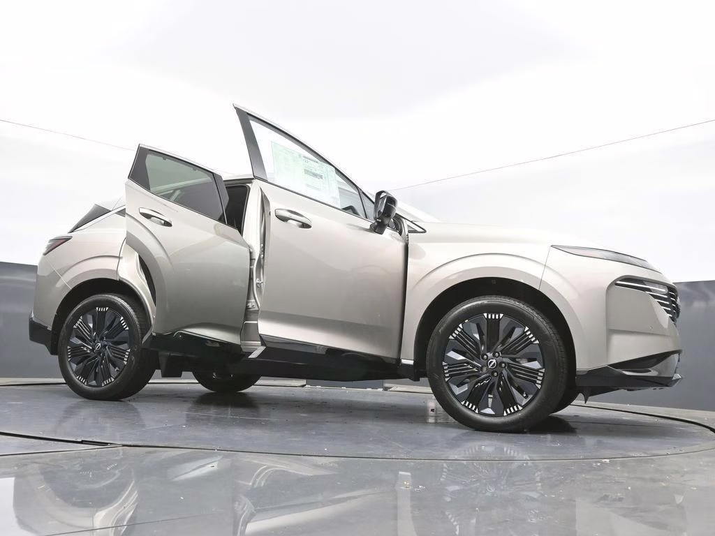 2026 Champagne Silver Metallic Nissan Murano Platinum AWD SUV