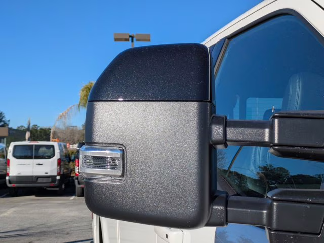 2026 White Metallic Ford Super Duty F-250 SRW Platinum 4X4 Truck