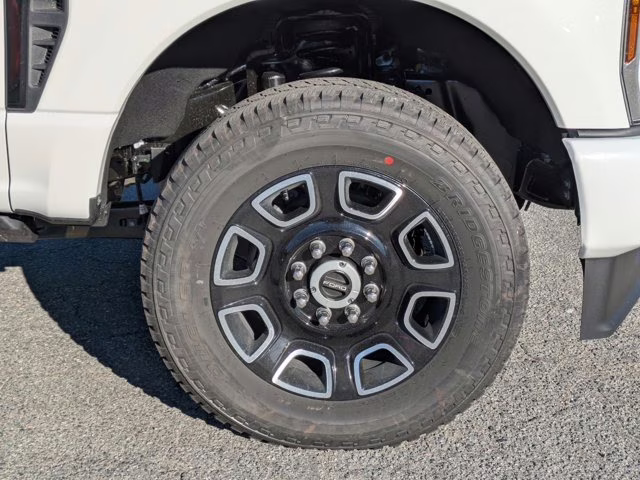 2026 White Metallic Ford Super Duty F-250 SRW Platinum 4X4 Truck