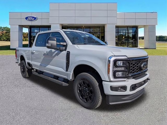2026 Avalanche Ford Super Duty F-350 SRW LARIAT 4X4 Truck