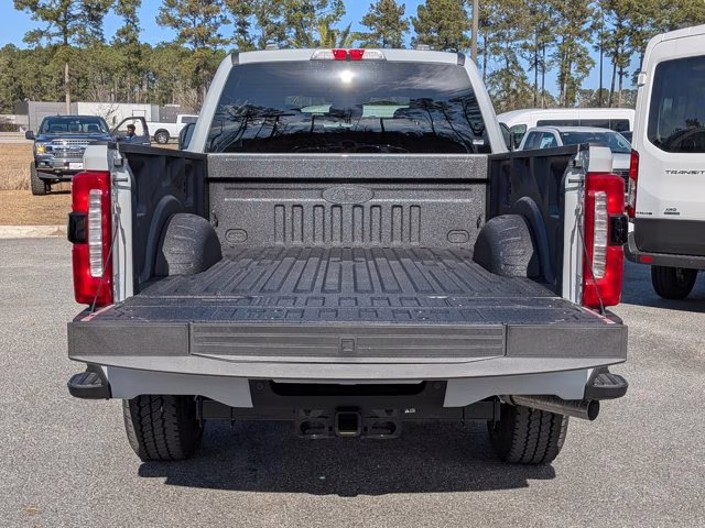 2026 Avalanche Ford Super Duty F-350 SRW LARIAT 4X4 Truck