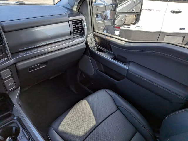 2026 Avalanche Ford Super Duty F-350 SRW LARIAT 4X4 Truck