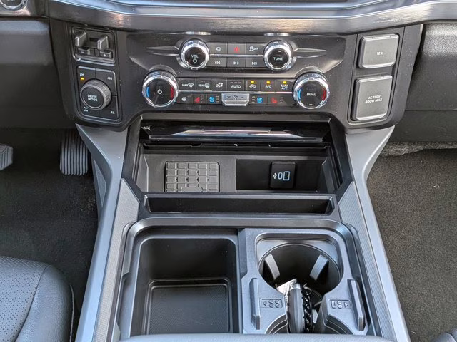 2026 Avalanche Ford Super Duty F-350 SRW LARIAT 4X4 Truck