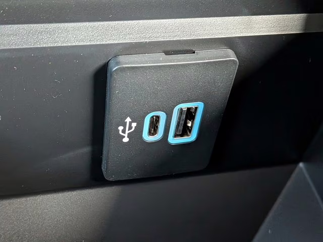 2026 Avalanche Ford Super Duty F-350 SRW LARIAT 4X4 Truck